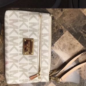 Michael Kors wristlet